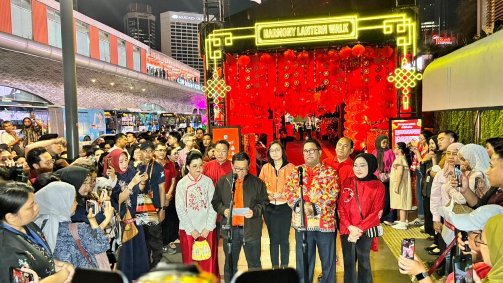 flying led pertama