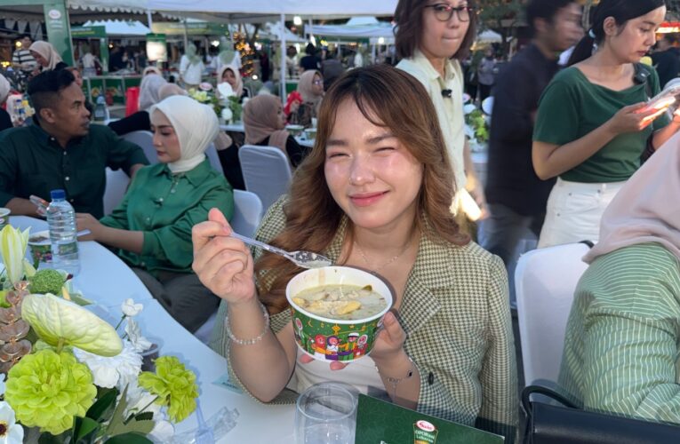 Sasa Pecahkan Rekor MURI Lewat 1.447 Porsi Opor Ayam